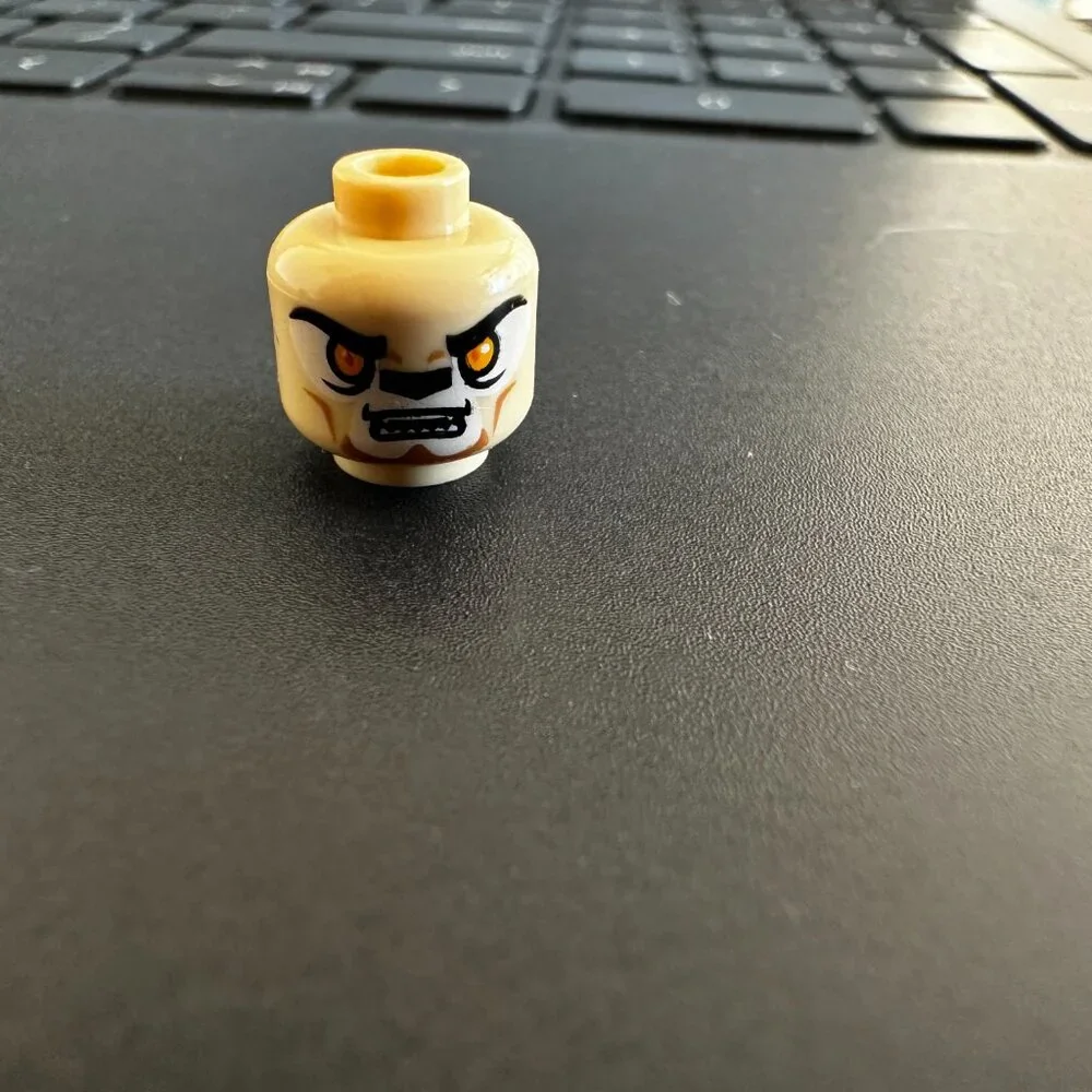 Lego Legends of Chima Lion Mask and Head Minifigures‎ 11129pb01 3626pb0863